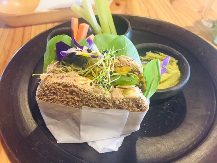 photo of Zatua Miski Sanduche De Hongos Con Piña Y Vegetales / Humus shared by @maurizio on  09 Jan 2020 - review