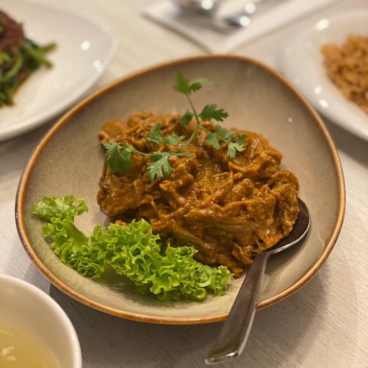 photo of Whole Earth Penang Rendang shared by @angiecwakefield on  07 Apr 2022 - review