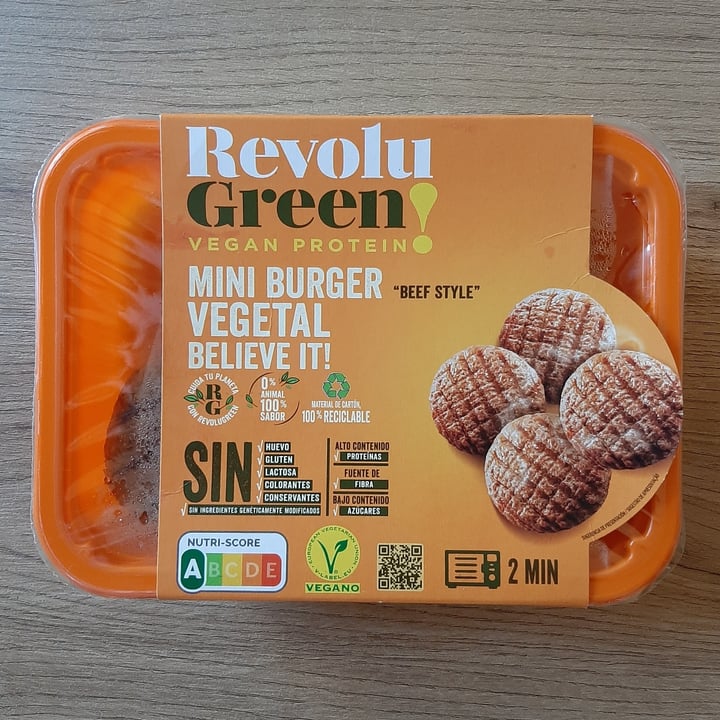 review photo of Revolu Green Mini burger vegetal shared by @gertruda on 09 Jun 2022 - review