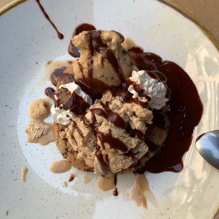 photo of La Modernista Mega Cookie shared by @gechauca28 on  21 Aug 2021 - review