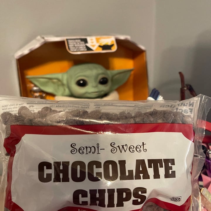 photo of Trader Joe's Semi sweet Chocolate chips shared by @kelliplummer9 on  29 Jan 2021 - review
