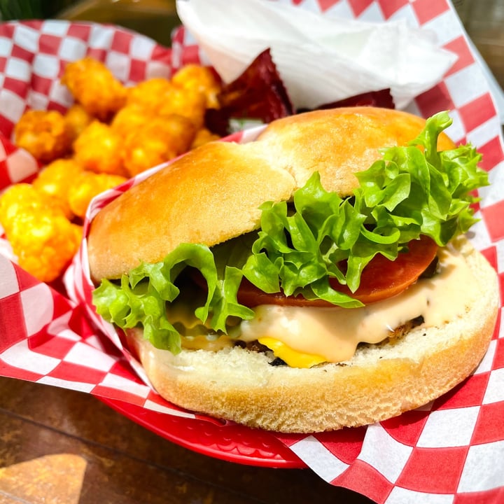 photo of Goy’s Burgers Hamburguesa sencilla shared by @hugemittons on  16 Jul 2021 - review
