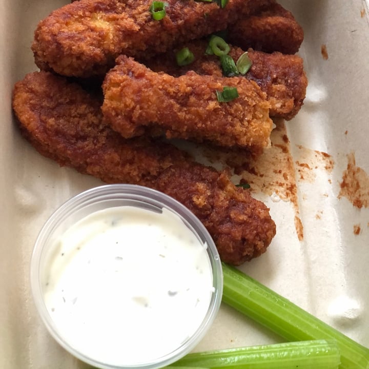 photo of Veggie Grill Buffalo style wings shared by @forksandplants on  30 Jan 2021 - review