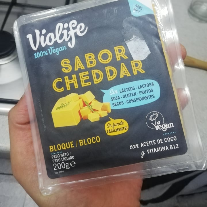 photo of Violife Bloque Sabor Cheddar shared by @alepilieri on  08 Sep 2022 - review