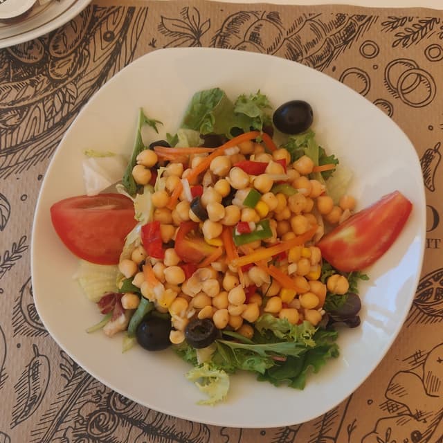 Foto do prato “Ensalada con garbanzos”