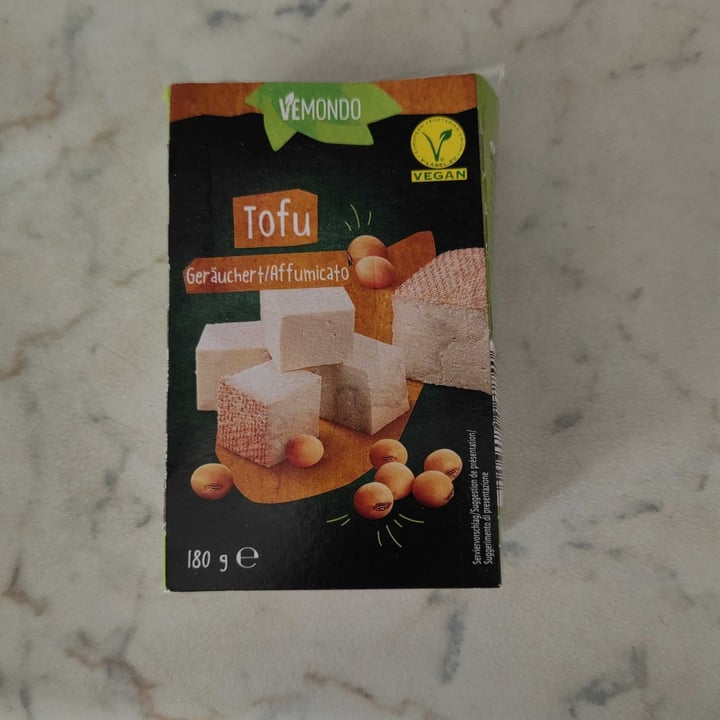 photo of Vemondo Tofu affumicato shared by @milenaprisco3 on  30 Nov 2021 - review