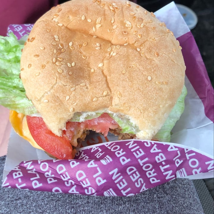photo of A&W Canada Beyond Meat Burger shared by @wandamac09 on  06 Jun 2021 - review