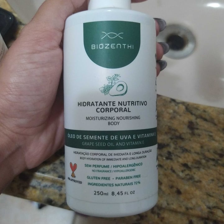 photo of Biozenthi Hidratante Nutritivo Corporal shared by @liviafaria98 on  25 Apr 2022 - review