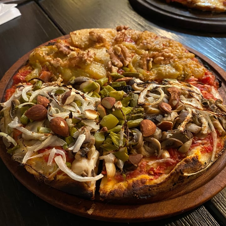 photo of Pizzería Güerrin Pizza vegana shared by @meliescosteguy on  31 Mar 2022 - review