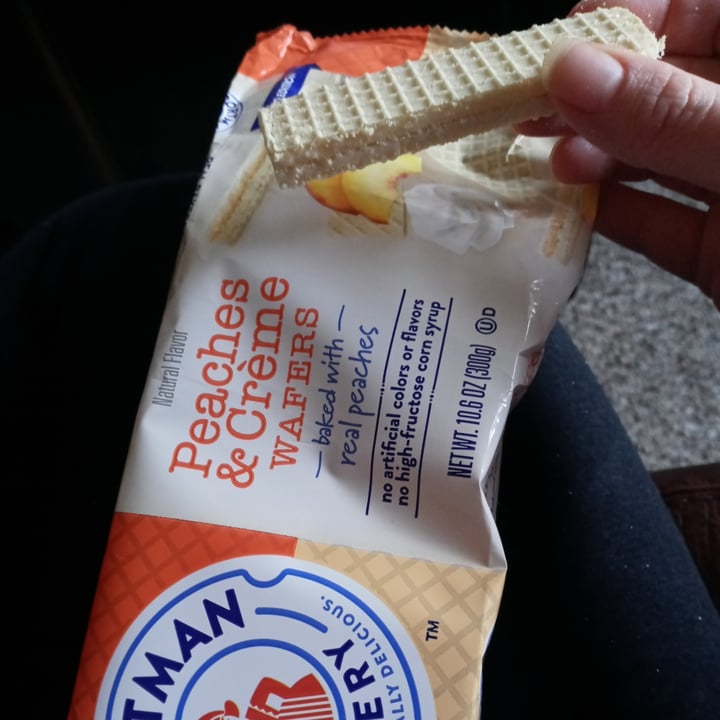 photo of Voortman Bakery Peaches & Créme Wafers shared by @chipsicecream on  27 Mar 2021 - review