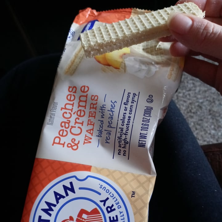 review photo of Voortman Bakery Peaches & Créme Wafers shared by @chipsicecream on 27 Mar 2021 - review