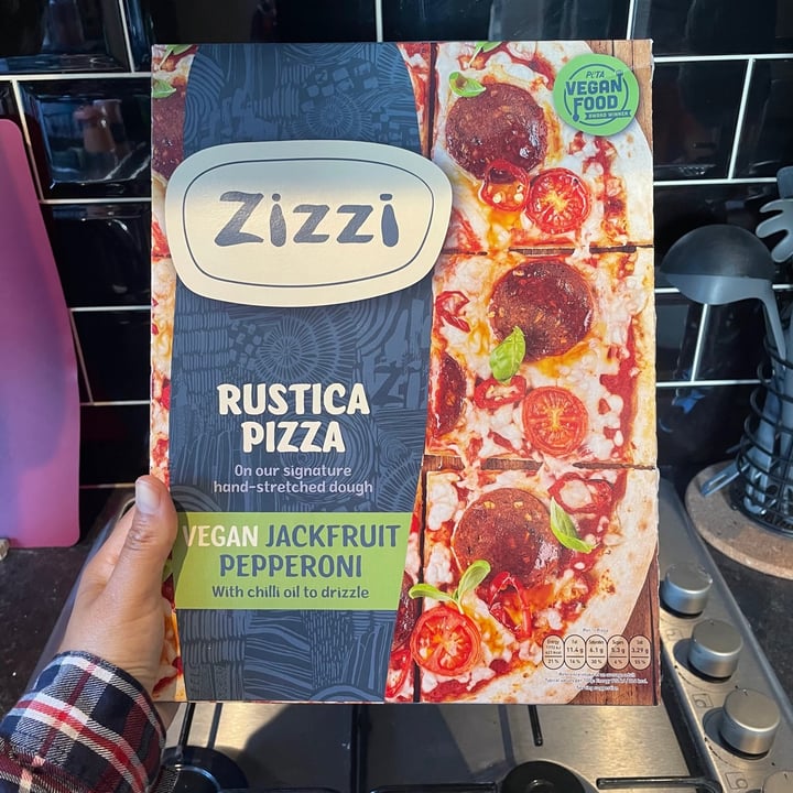 photo of Zizzi Jackfruit Pepperoni Rustic Pizza shared by @southernveganupnorth on  07 Oct 2022 - review