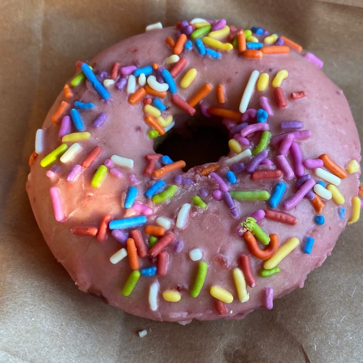photo of Rainbow Bakery Homer Donut shared by @vpruitt on  24 Apr 2020 - review