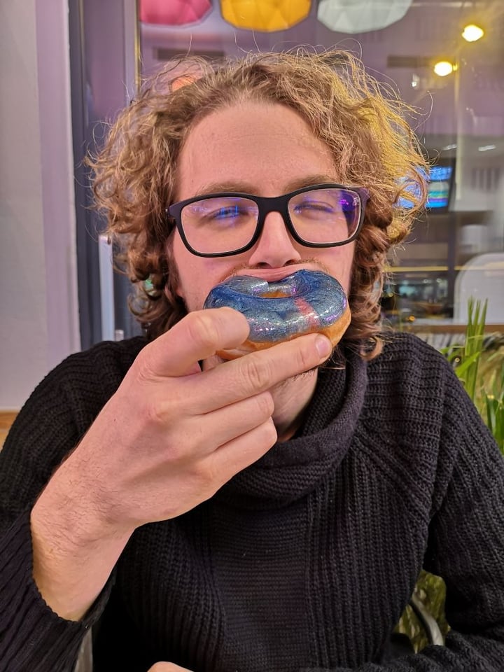 photo of Space Burger Vienna Galaxy Donut shared by @mrveganvienna on  27 Feb 2020 - review