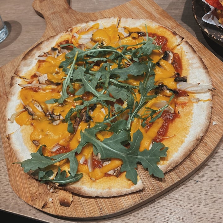 photo of Genius Central Singapore Mixed Mushroom Pizza (Veganized) shared by @iranahranahrun on  16 May 2021 - review