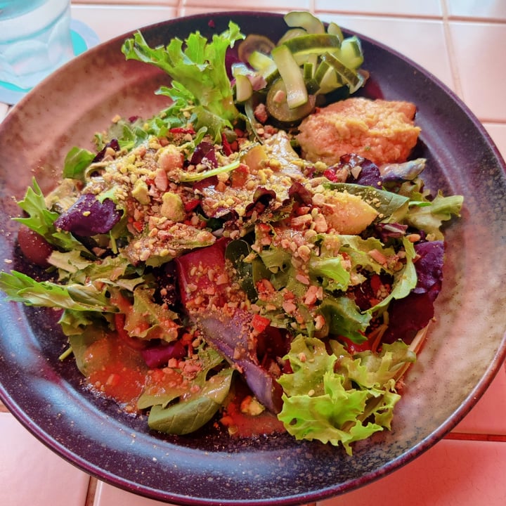 review photo of Privé Robertson Quay Meditarrean salad shared by @mansiv on 07 Aug 2021 - review