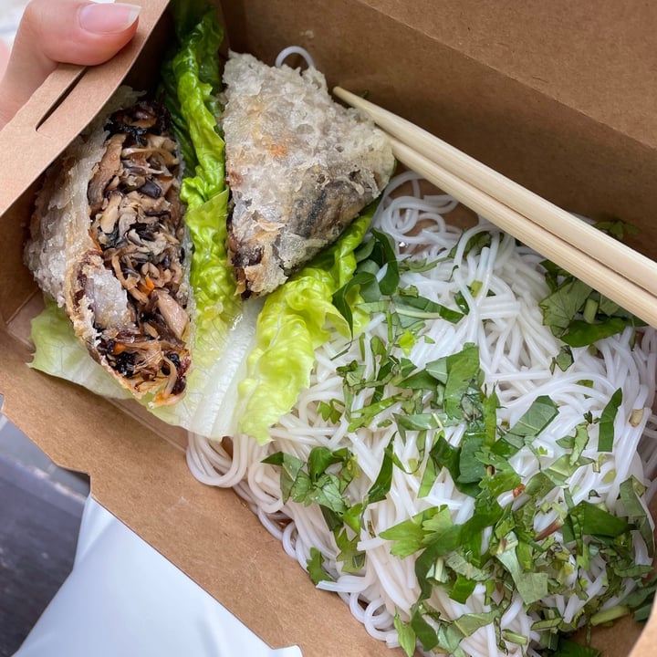 review photo of Naked Earth Cafe Crispy Square Spring Roll Noodles shared by @hannahpiranha on 29 Jun 2021 - review