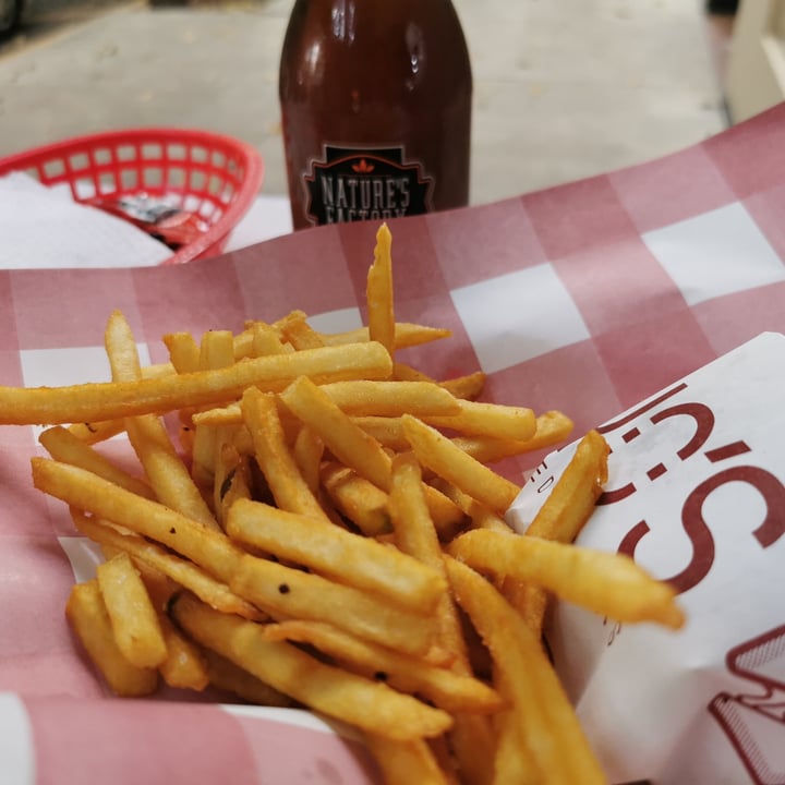 review photo of Goy’s Burgers Hamburguesa sencilla shared by @wloria on 27 Oct 2020 - review