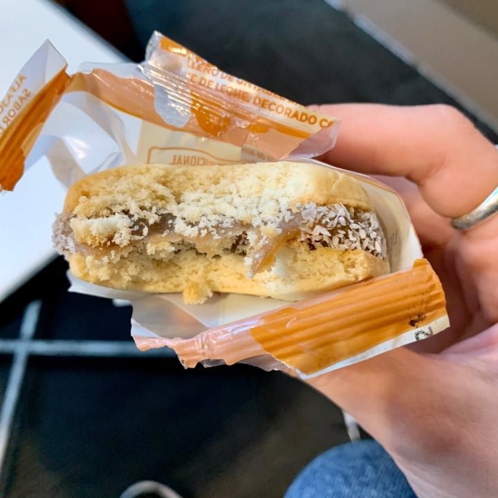 review photo of Felices Las Vacas Alfajor Maicena shared by @mxxxxx on 09 Jul 2021 - review