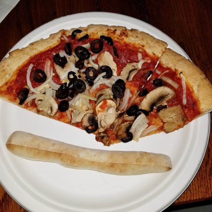 review photo of Papa John's Pizza Veggie Pizza shared by @ashleighsmith1987 on 01 Jan 2021 - review