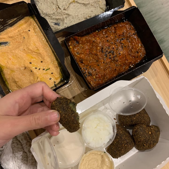 review photo of Santo Falafel Piatto Di Falafel shared by @camillaradaelli on 01 Nov 2020 - review