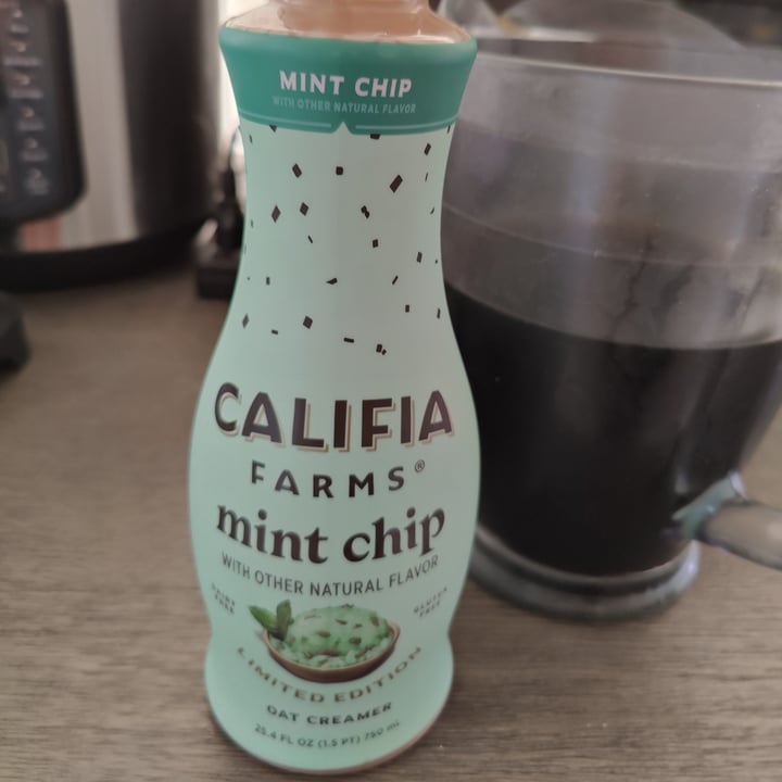photo of Califia Farms Mint Chip Oat Creamer shared by @busybeevegan on  20 Jun 2022 - review
