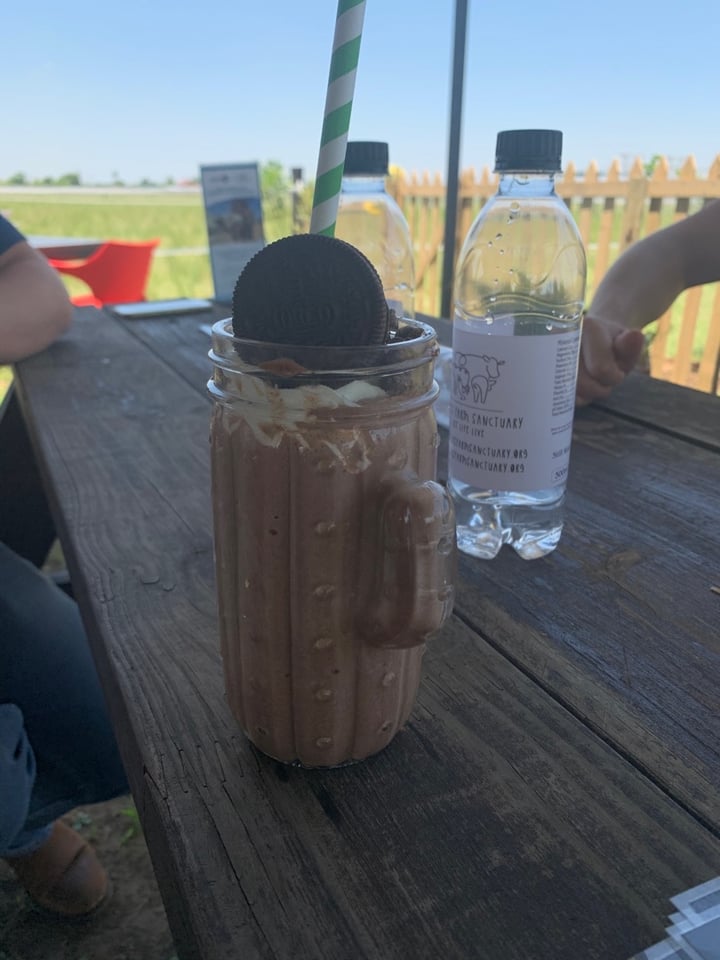 photo of Asher's Corner Cafe @ Ashers Farm Sanctuary Cookies 'n Cream Milkshake shared by @chironix on  20 Feb 2020 - review