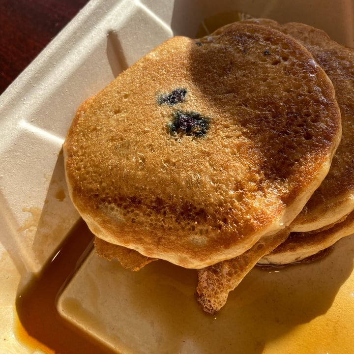 photo of Down to Earth Organic & Natural - Kahului Blueberry Pancakes shared by @raatz on  09 Oct 2022 - review