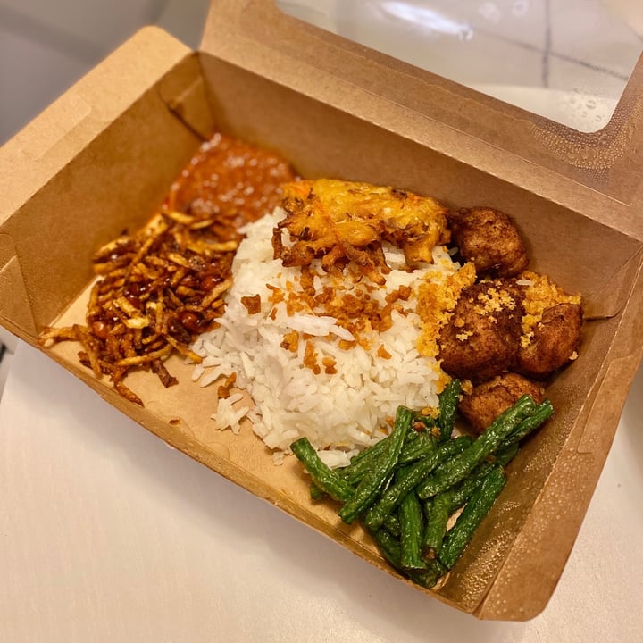 photo of Warung Ijo Nasi Lemak Fried Chicken shared by @summerong on  10 Oct 2021 - review