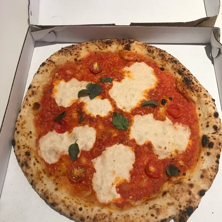 review photo of Pizza Youth Pizza marguerita shared by @juliabobrow on 24 Oct 2021 - review