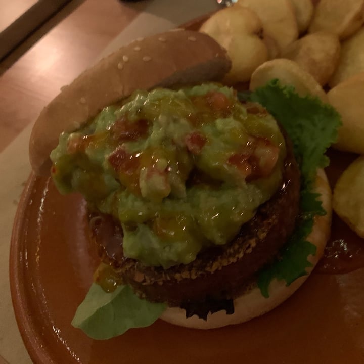 photo of Dorothy's Veggie Bistro Burguer Thai Mex shared by @titoleas on  07 Oct 2020 - review