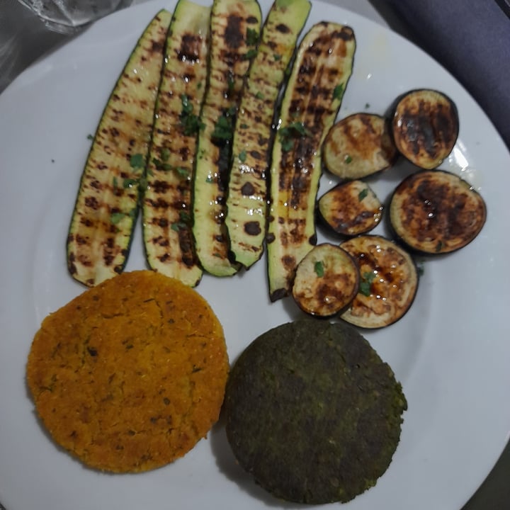 review photo of Pizzeria Calicò insalata vegan shared by @maddii on 31 Oct 2022 - review