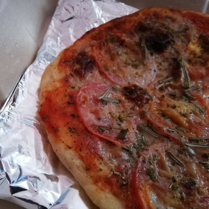 photo of Hari vegano Pizza margarita shared by @adms on  03 Aug 2021 - review