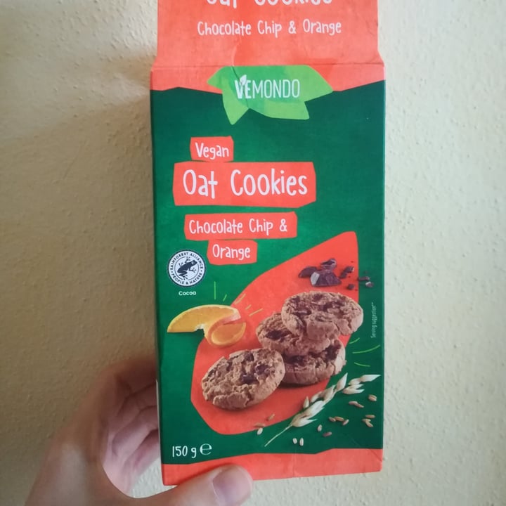 photo of Vemondo  oat cookies chocolate chip  & orange shared by @chiarabek on  29 Oct 2022 - review