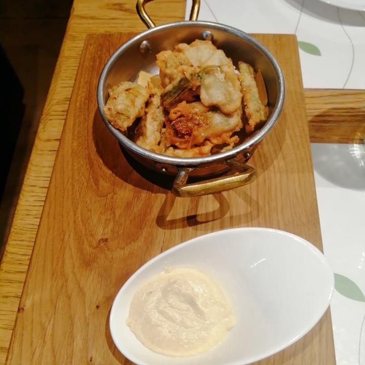 photo of Essenza Love Natural Food Carciofi croccanti in tempura con salsa stonnata shared by @anthe on  12 Dec 2021 - review