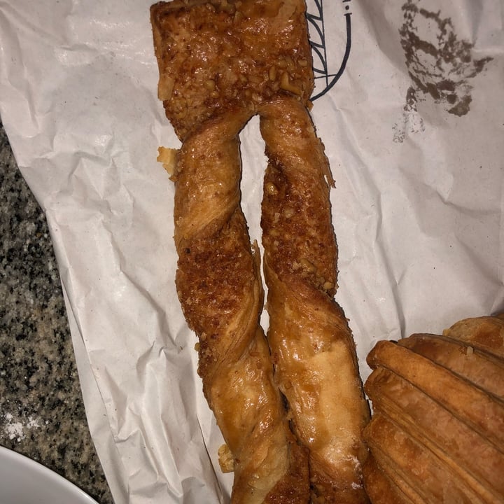photo of Le Panem Nut puff shared by @laritaveganita on  07 Jul 2022 - review