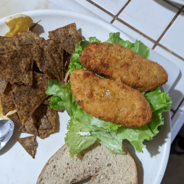 review photo of Gardein Ultimate Plant-Based Chick'n Tenders shared by @hipptripp on 14 Dec 2021 - review