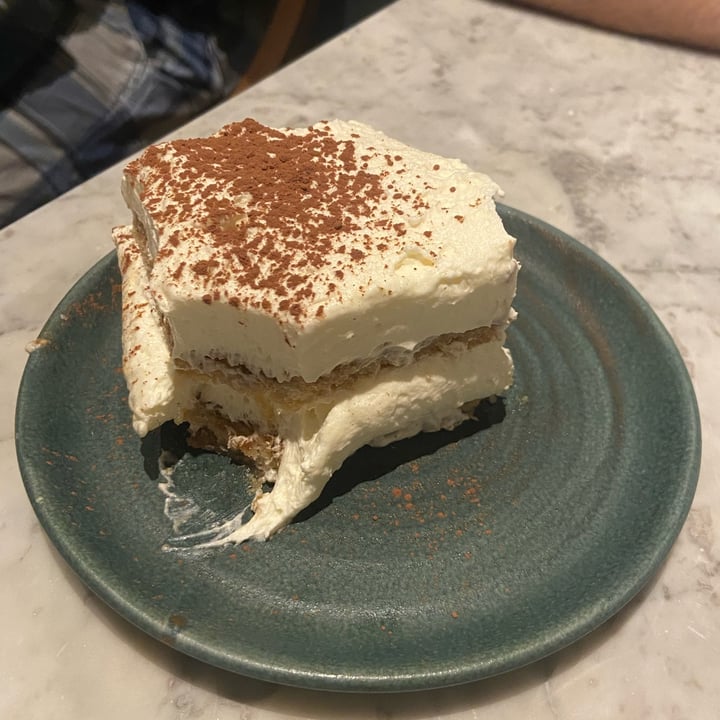 photo of Mildreds Covent Garden White Chocolate Almond Tiramisù shared by @-fre- on  11 Sep 2022 - review