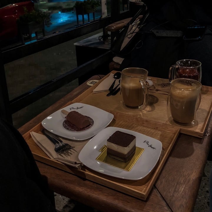 review photo of 7T House Chocolate Cake Lollipop shared by @jumsm on 22 Jan 2022 - review