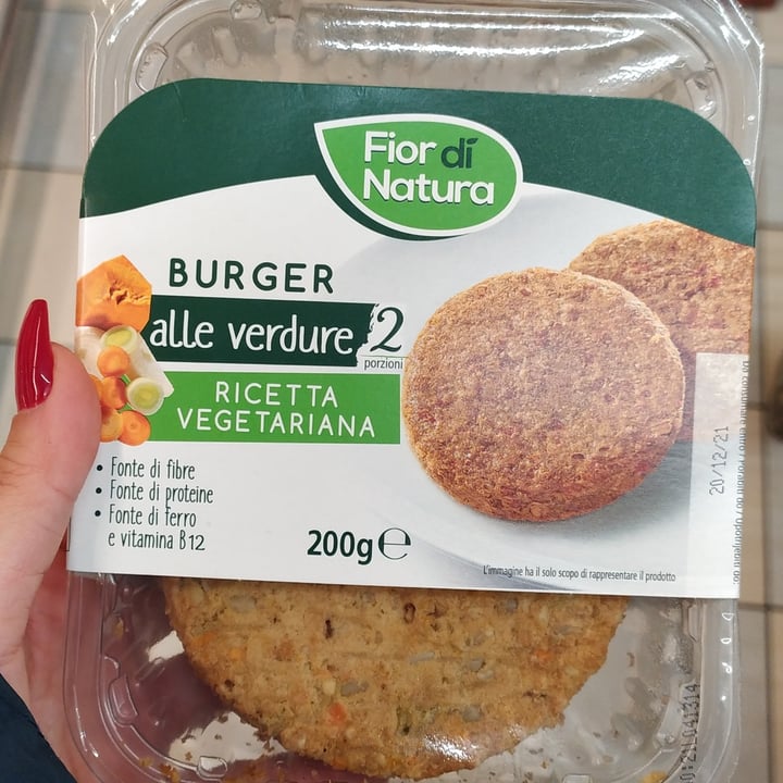 photo of Fior di Natura Burger alle verdure (2 porzioni) shared by @katianur on  12 Dec 2021 - review