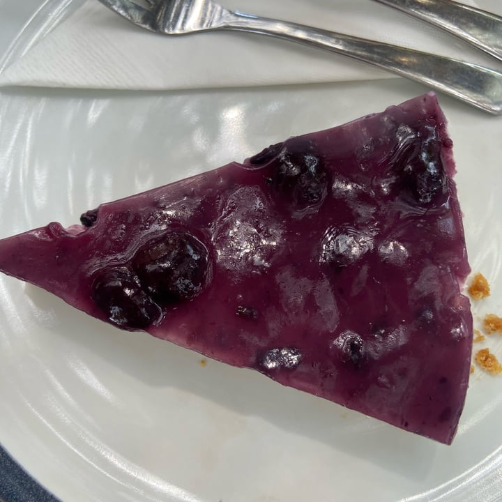 photo of Manggis in Canggu Blueberry cheesecake shared by @marieheidi on  15 Dec 2021 - review