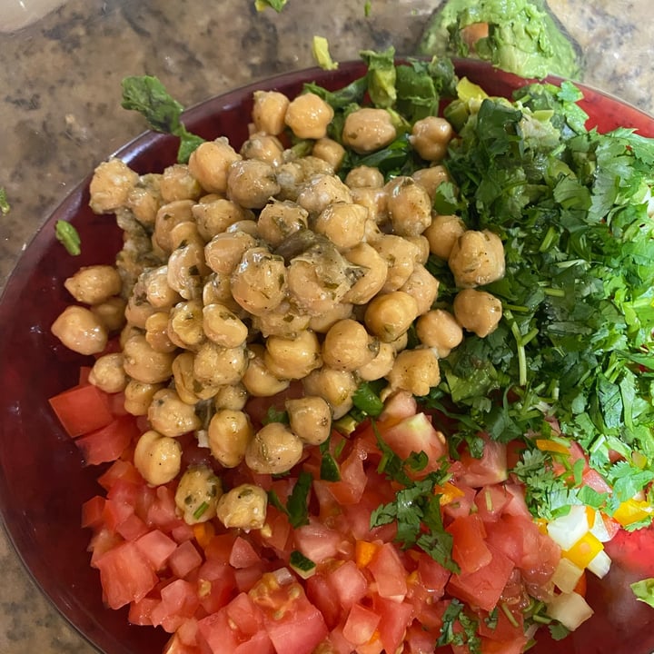 photo of Trader Joe's Greek Chickpeas With Parsley & Cumin shared by @yarilovezzucchini on  25 Apr 2022 - review