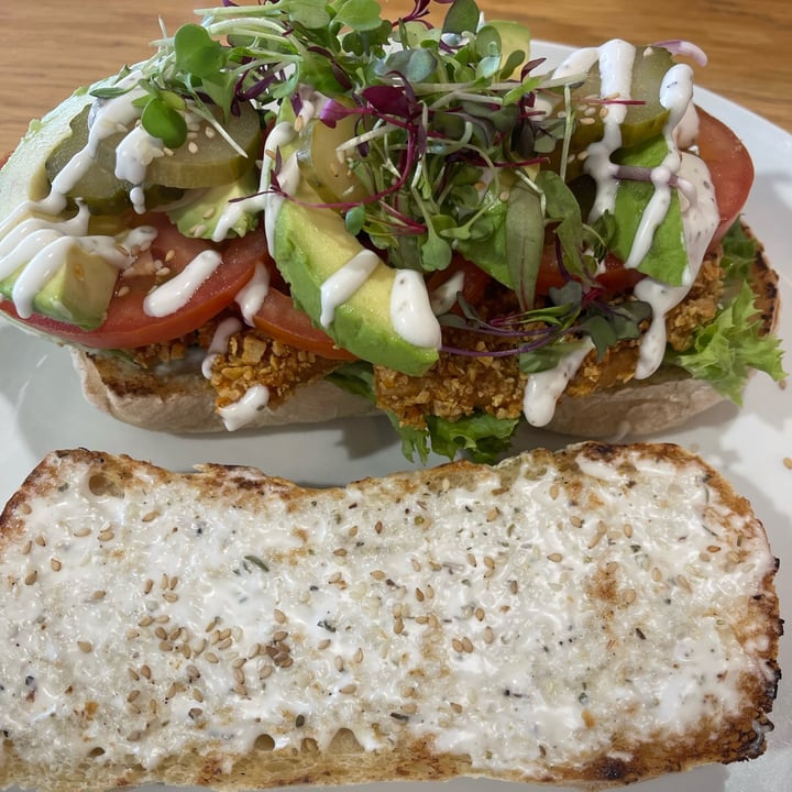 photo of Kaylee's Eatery Avo schnitzel sandwich shared by @vangees16 on  04 Sep 2022 - review