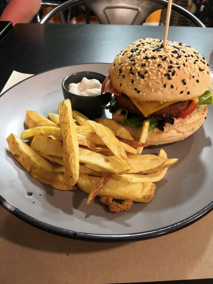 photo of Kong - Food Made With Compassion King Burger shared by @kaitokiuchi on  27 Jun 2019 - review