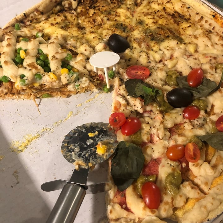 photo of Pop Vegan Food Pizza shared by @leticiaaurich on  24 Nov 2021 - review