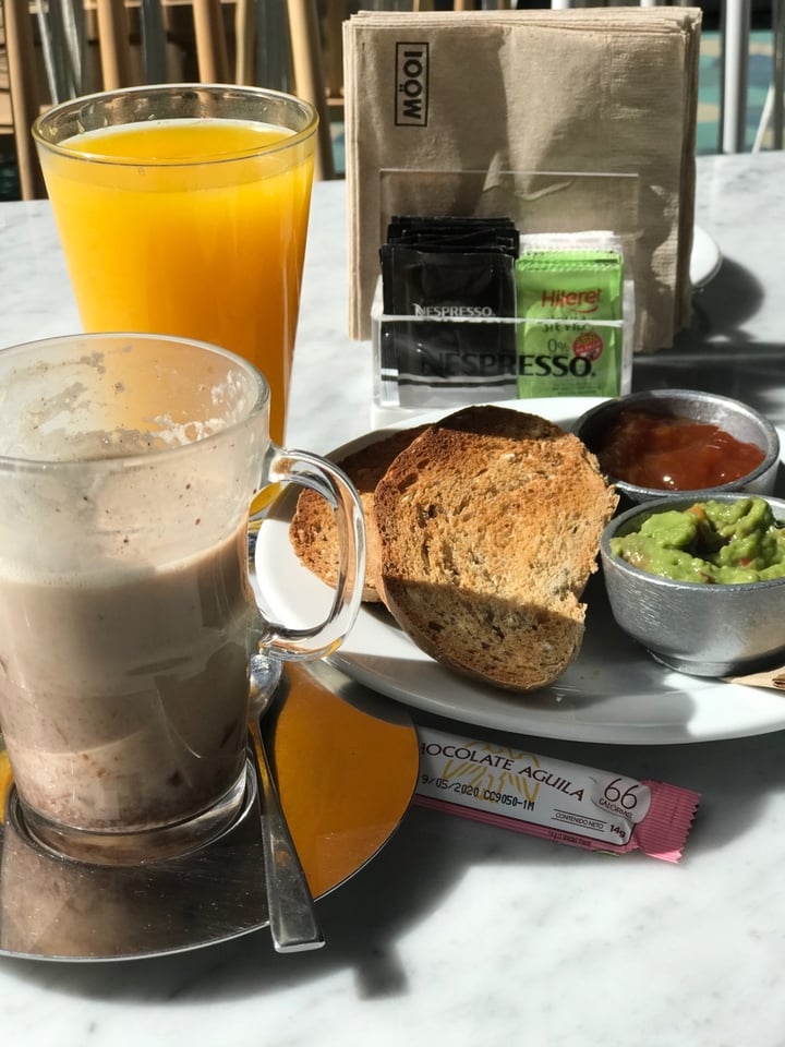 photo of Le Pain Quotidien Chocolate con Leche de Almendras shared by @rominanotero on  05 Dec 2019 - review