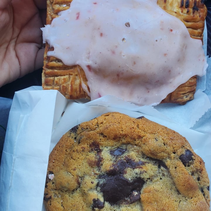 photo of Happy Little Treats Cherry poptart shared by @emilyginem on  16 Aug 2021 - review