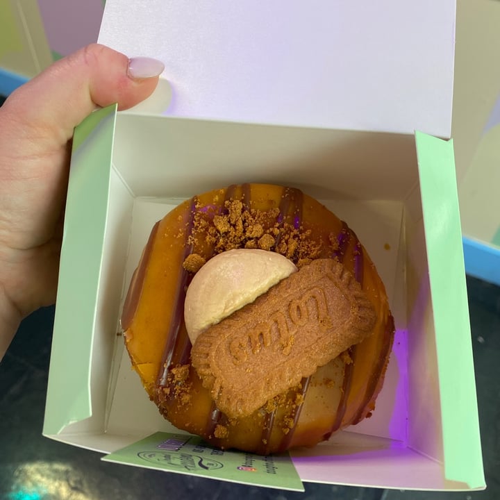 photo of Doughnut Time Biscoff vegan doughnut shared by @nicole0710 on  25 Aug 2020 - review
