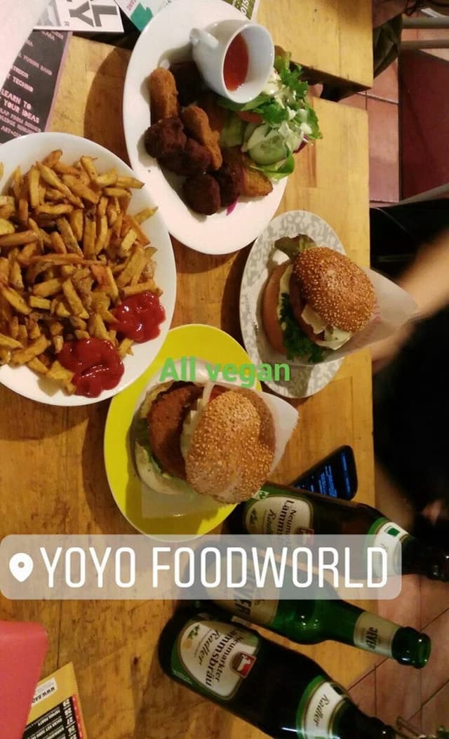 「Bacon Cheese Hamburger」の料理の写真