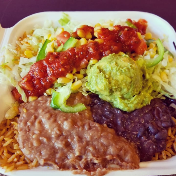photo of Burrito Boyz Burrito Bowl shared by @plantpoweredpotato on  08 Jun 2021 - review